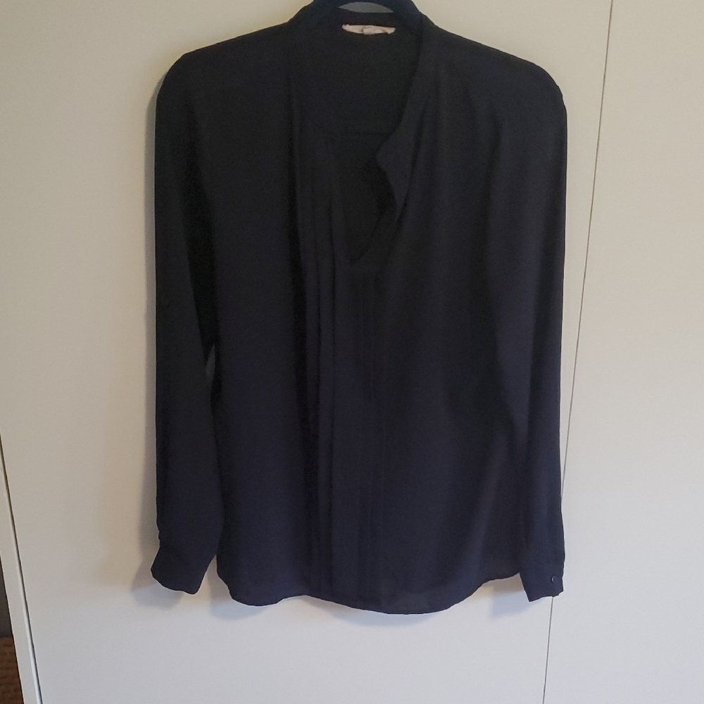 41 Hawthorn Classic Black Blouse